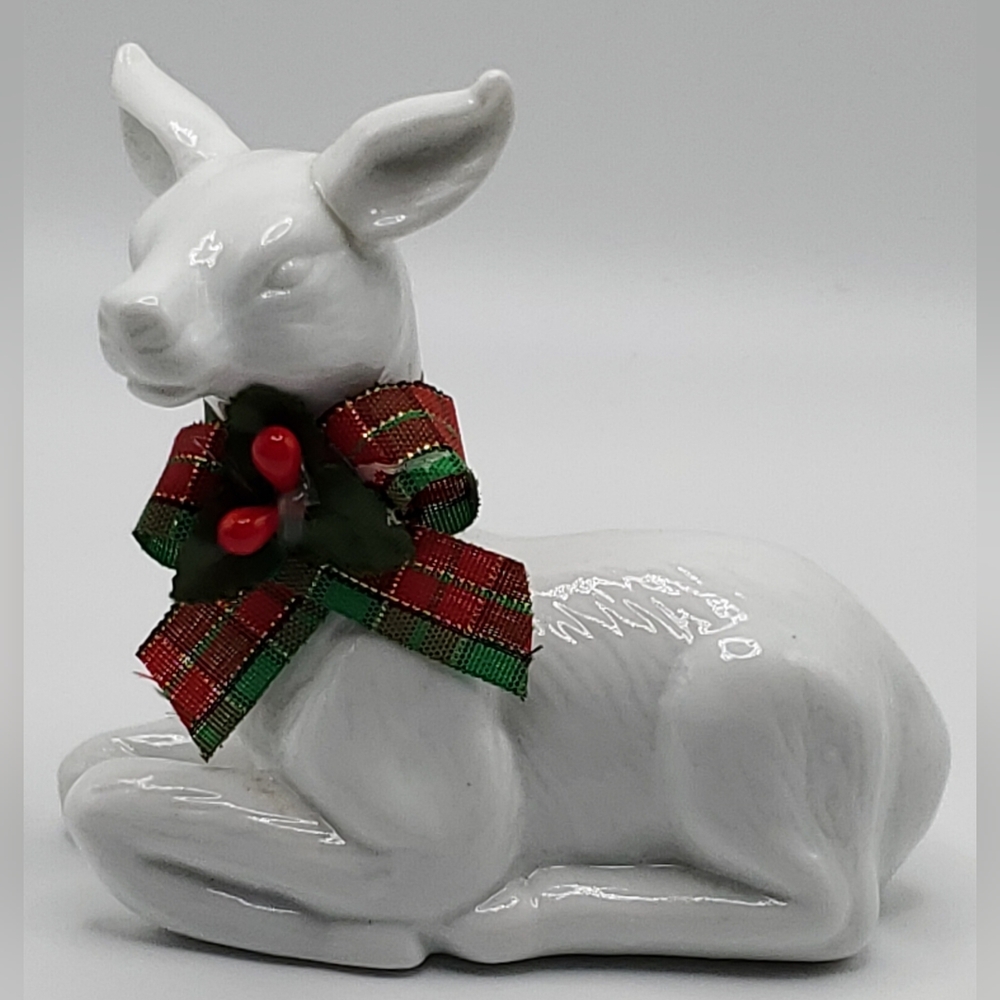 CERAMIC WHITE REINDEER CHRISTMAS DECOR EUC